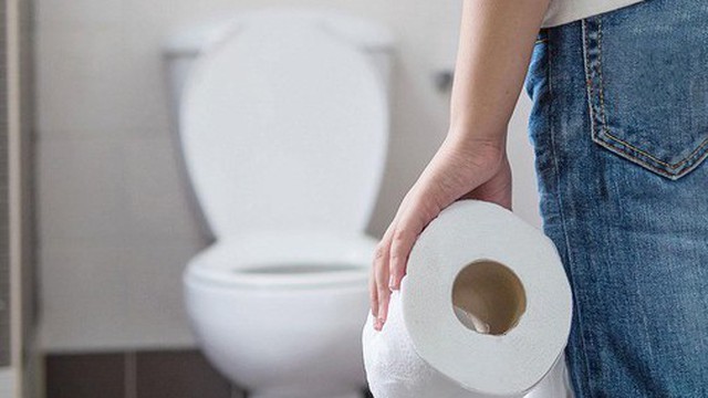 Dấu hiệu khi đi đại tiện giúp phát hiện sớm ung thư