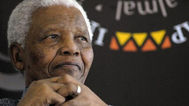 Cựu Tổng thống Nelson Mandela nhập viện