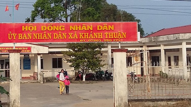 Lãnh đạo xã nợ 48 triệu "tiền nhậu", chủ quán hăm đốt trụ sở