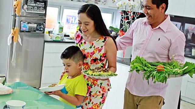 Bữa cơm tất niên không giống ai của vợ chồng Thanh Thúy