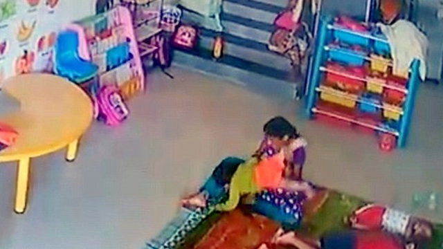 Kinh hoàng bảo mẫu đánh bé gái nứt sọ, xuất huyết nội