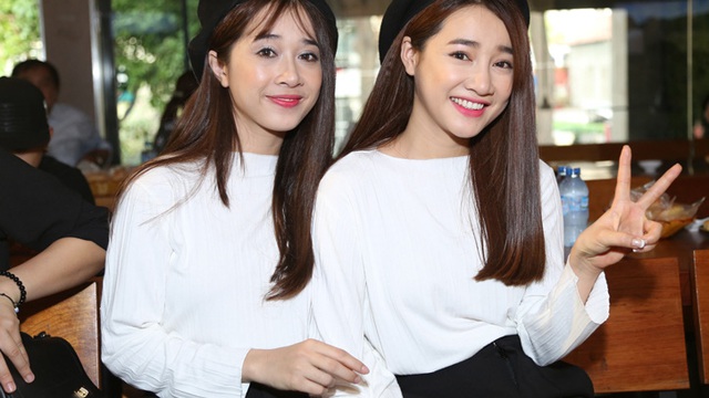 Nhã Phương rủ rê em gái xinh đẹp diện đồ đôi đi sự kiện