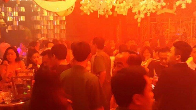 Nghỉ lễ: Quái xế lộng hành đường phố, ma tuý đại náo bar