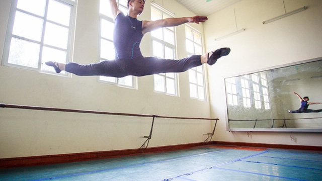 Cuộc sống chưa từng biết của NSƯT Ballet trẻ nhất Việt Nam