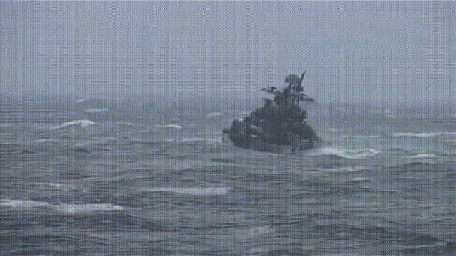 Tàu khu trục Nga hành quân xuống địa ngục, thành tàu ngầm?