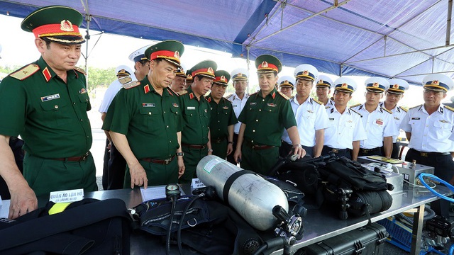 Tổng Tham mưu trưởng QĐND Việt Nam thăm, kiểm tra Lữ đoàn 126 và Vùng 1 Hải quân