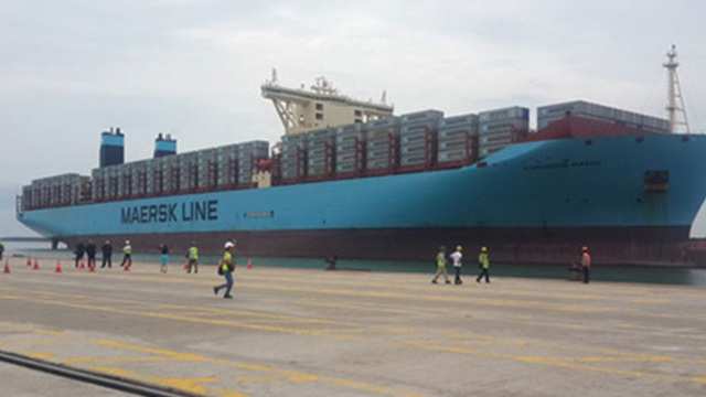Tàu container lớn nhất thế giới cập cảng Cái Mép - Thị Vải