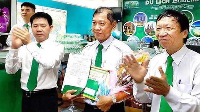 Tài xế taxi Mai Linh được thưởng nóng hơn 20 triệu đồng vì dũng cảm chặn tên cướp trên phố