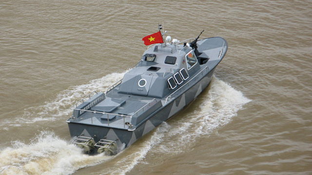 Việt Nam không cần xuồng cao tốc Raptor Nga khi đã có CQ-02 đặc chủng?