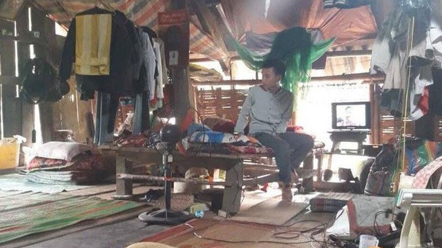 Nam sinh bị trường Sĩ quan Thông tin trả về: Không có tiền lo chi phí nếu học trường khác