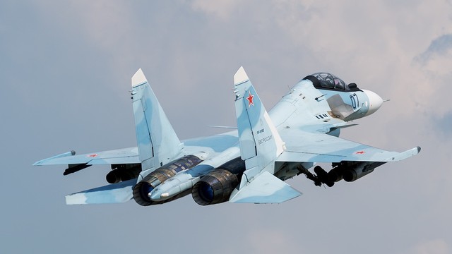 Tiêm kích Su-30SM có gì đặc biệt khiến Minsk chờ đợi còn Erevan sục sôi?