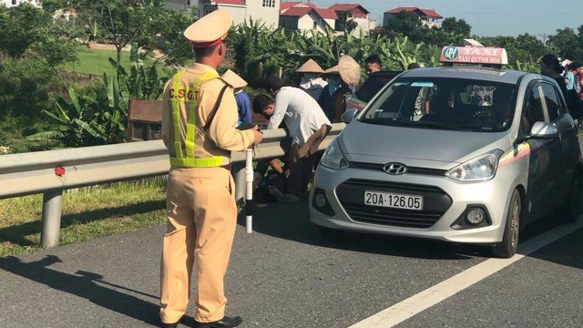 Đại tá Công an: Cần làm rõ nguyên nhân vụ tài xế Lexus bị xe tải đâm tử vong khi làm việc với CSGT
