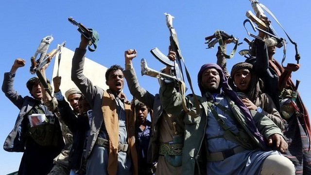 Phiến quân Houthi bắn hạ máy bay liên quân Arab ở miền Bắc Yemen