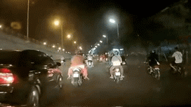 Đâm trúng 3 người đi xe máy rồi bỏ chạy, 4 ngày sau tài xế ô tô viết thư mong được tha lỗi