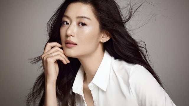 "Cô nàng ngổ ngáo" Jun Ji Hyun: Ngọc nữ vạn người mê thành con dâu gia tộc tài phiệt Hàn Quốc