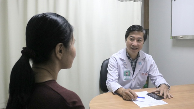 Người phụ nữ  khốn khổ do bị són tiểu, tiểu khó đi khám phát hiện thủ phạm không ngờ