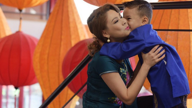 Thanh Thảo khó xử, hé lộ nhiều bí mật chưa từng biết khi con trai Ngô Kiến Huy liên tục hỏi về bố mẹ
