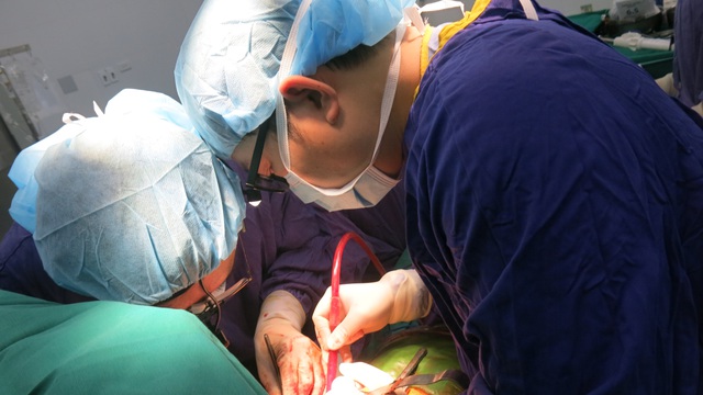 2 ca ghép tạng đặc biệt lần đầu tiên ở Việt Nam từ tạng của thanh niên 19 tuổi chết não