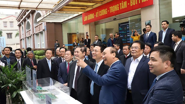 Thủ tướng: "Tổ quốc mạnh mẽ hay không là phải nhờ vào việc áp dụng công nghệ"