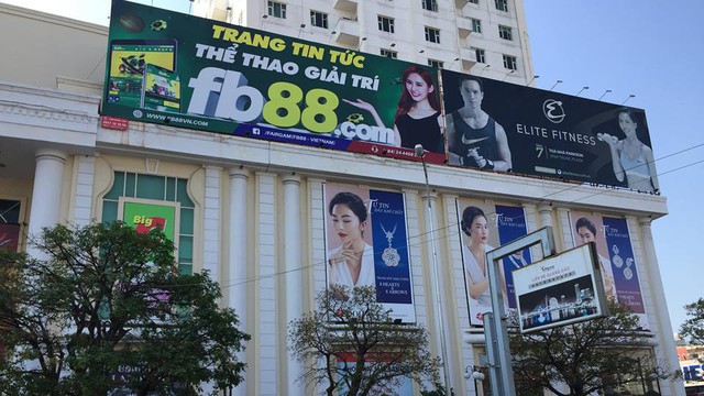 Vụ treo pano quảng cáo website đánh bạc ở TTTM Big C: "Công ty quảng cáo làm chui, làm láo"