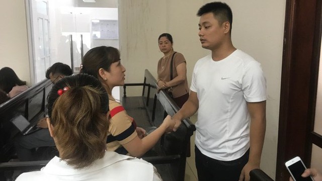 Bị hại vụ bảo kê chợ Long Biên nói với con bị cáo Vương "lợn": Cô mất 1 năm van xin để yên ổn làm ăn
