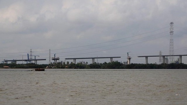 Ảnh: Cầu dây văng tĩnh không cao nhất Việt Nam trên cao tốc Bến Lức - Long Thành