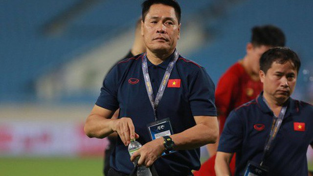 HLV thủ môn U23 Việt Nam kiêm luôn chăm sóc y tế và đây là lý do khiến mọi người bất ngờ