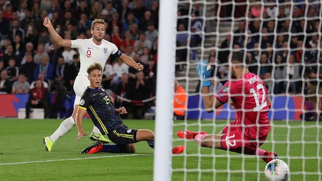 Harry Kane, Sterling giúp tuyển Anh đại thắng '5 sao'
