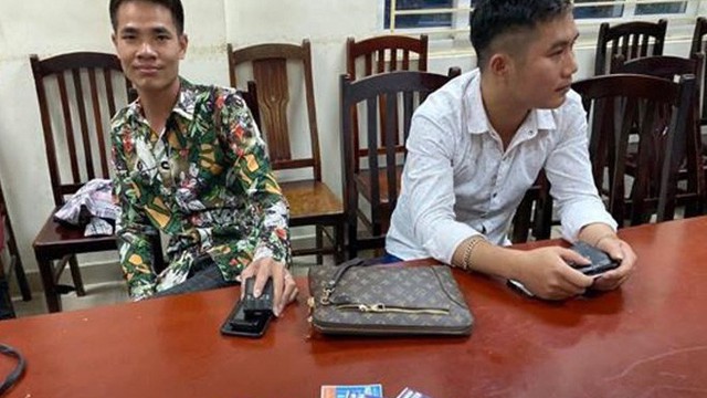 Bắt quả tang 6 cò vé trận Việt Nam - Malaysia