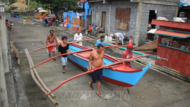 Mưa lũ nghiêm trọng nhất trong nhiều thập kỷ ở Philippines, hàng chục nghìn người đi sơ tán