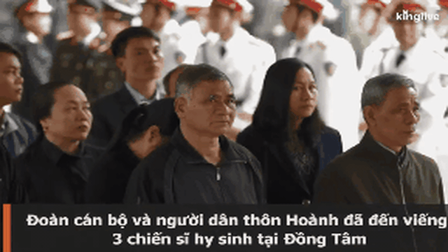 Đoàn cán bộ, nhân dân thôn Hoành tới viếng 3 chiến sĩ hy sinh tại Đồng Tâm