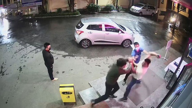 Lời khai của thanh niên đánh nhân viên an ninh bệnh viện khi bị nhắc nhở đeo khẩu trang