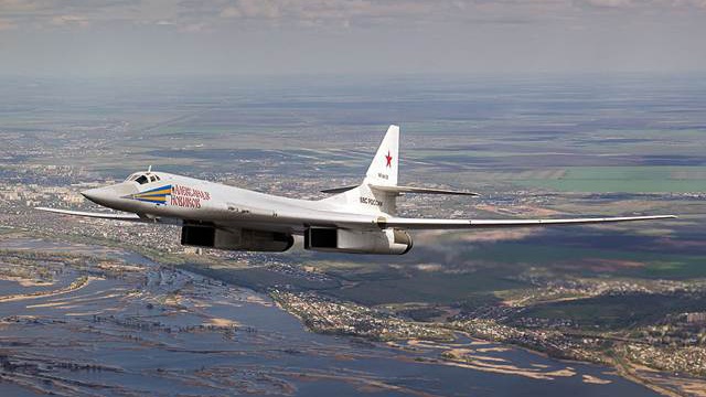 Tu-160 bay trên Biển Baltic, loạt nước châu Âu ‘giật mình’ cử máy bay chiến đấu giám sát