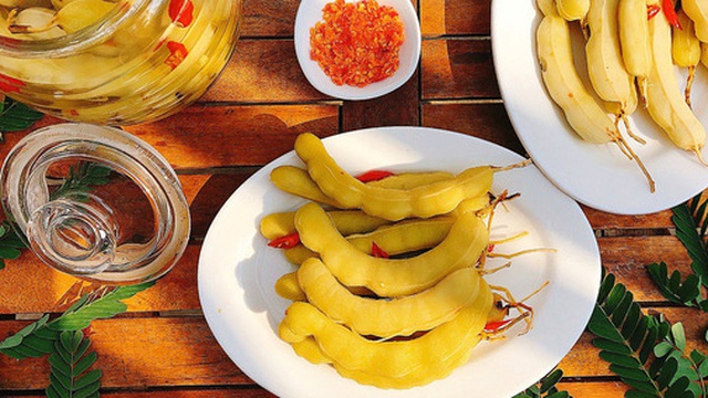 me ngâm: Tết năm nay tôi bớt bánh kẹo, làm hũ me ngâm chua ngọt tiếp ...