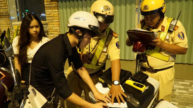 TPHCM: CSGT dốc toàn lực đảm bảo an toàn giao thông cho người dân đón Tết