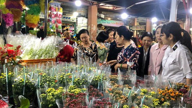 Hoa cắt cành phong phú, kiểng chậu tăng giá