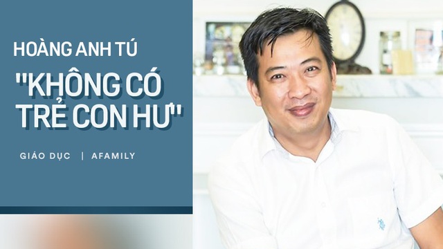 Nói gì khi bị con hỏi "Tại sao bố nằm lên người mẹ?", nhà văn Hoàng Anh Tú mách nước cực đơn giản