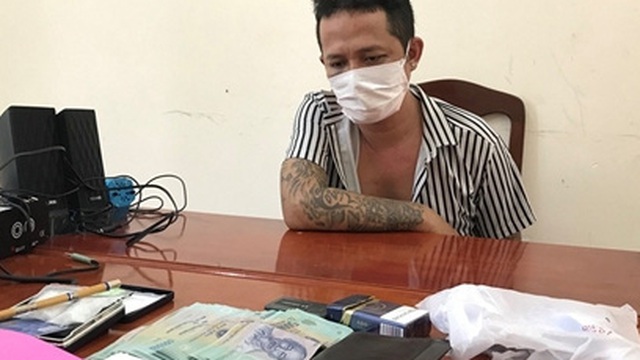 11 thanh niên thuê phòng khách sạn "mở tiệc ma túy"