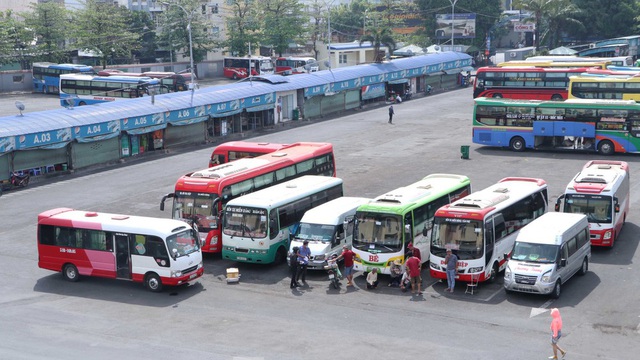 Hai bến xe lớn nhất Sài Gòn vắng hoe ngày đầu mở cửa trở lại