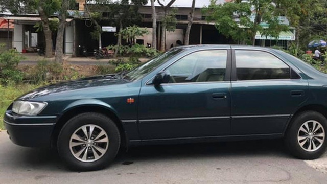 Thanh lý một loạt xe Toyota đời cũ: Camry giá khởi điểm chỉ 14,5 triệu đồng