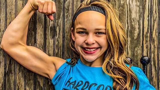 Lyza Brooks: Nữ VĐV nhí mới 10 tuổi đã có 6 múi căng đét cùng cơ bắp