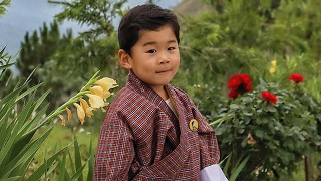 Hoàng tử nhí của Bhutan: Cứ ngỡ con vua thì phải sống sung túc, ai ngờ 20 năm không được tổ chức sinh nhật vì lý do này