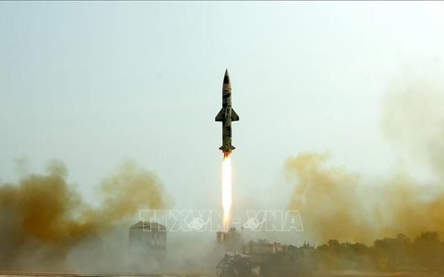Ấn Độ tăng cường sức mạnh kho tên lửa với hàng loạt vụ bắn thử
