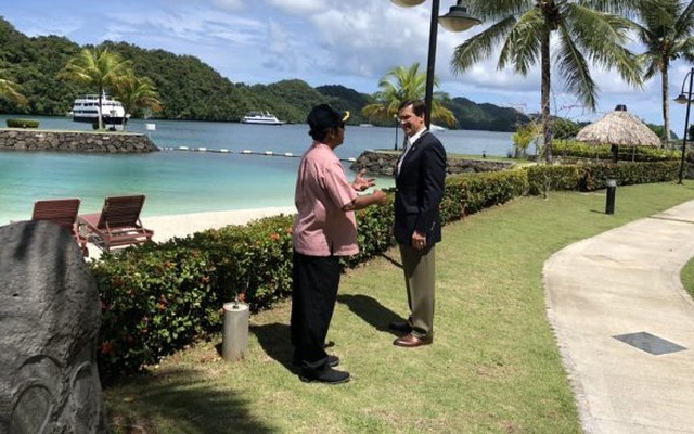 Bộ trưởng Quốc phòng Mỹ bất ngờ thân chinh đến quốc đảo nhỏ bé: "Tranh giành" với TQ?