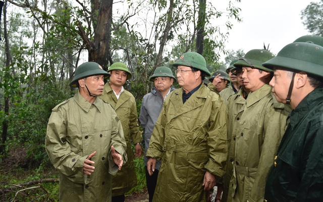 Phó thủ tướng: Cứu nạn vụ sạt lở đất ở thủy điện Rào Trăng 3 phải hết sức khẩn trương, cấp bách