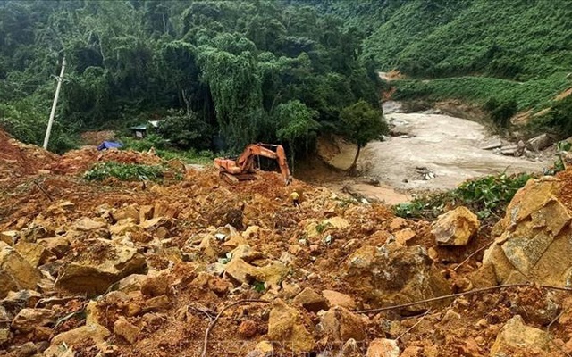 Vụ sạt lở tại Thủy điện Rào Trăng 3: Truy tặng Huy hiệu cho hai chiến sĩ hy sinh trong khi làm nhiệm vụ tìm kiếm cứu nạn