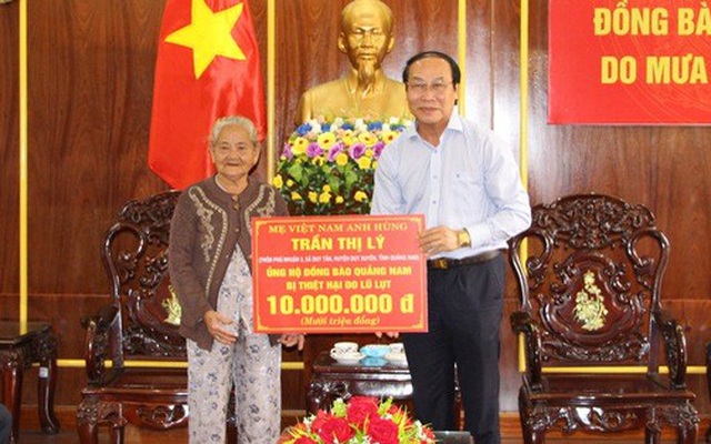 Mẹ Việt Nam Anh hùng ở Quảng Nam ủng hộ 10 triệu đồng cho bà con vùng lũ