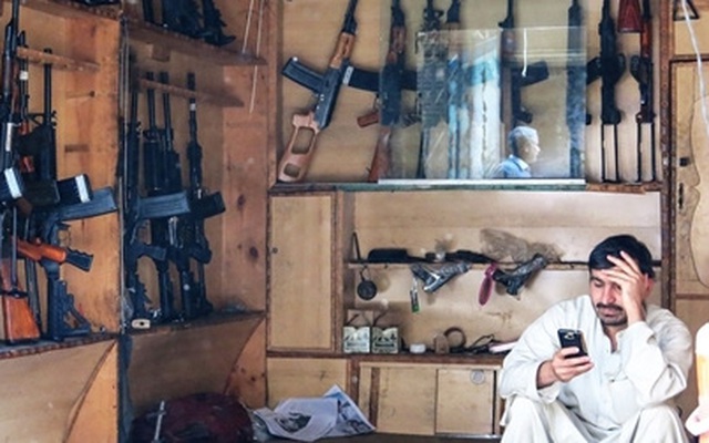 "Thăm" chợ vũ khí ở Afghanistan