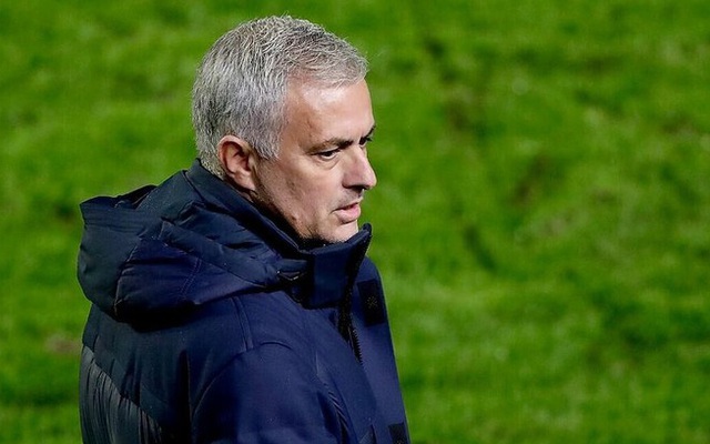 HLV Mourinho mỉa mai hài hước khi học trò nhiễm Covid-19