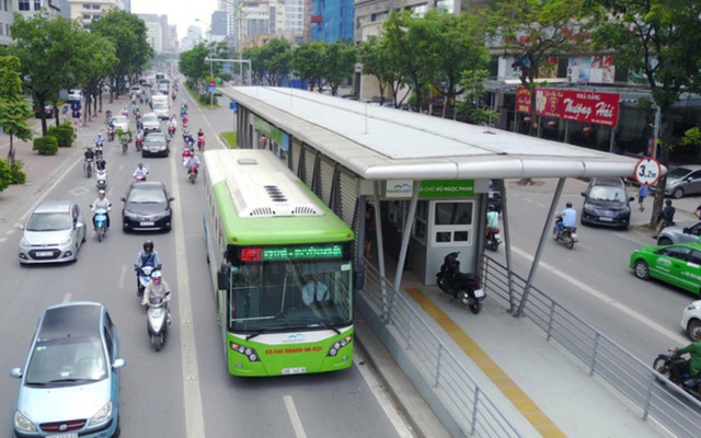 Hà Nội lại đề xuất đường riêng cho xe buýt: Hãy nhìn vào tuyến BRT đang vận hành